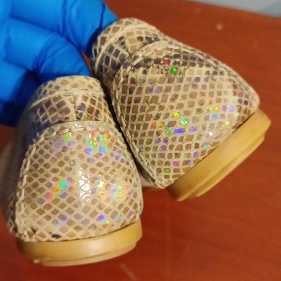 Stuart Weitzman python print 7.5 holographic overlay tan & brown flats - Picture 5 of 17